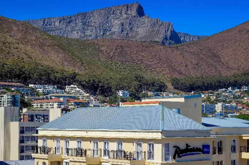 Отель Radisson Blu Le Vendome