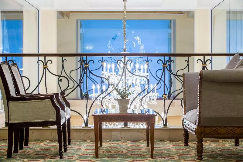 Отель Radisson Blu Le Vendome