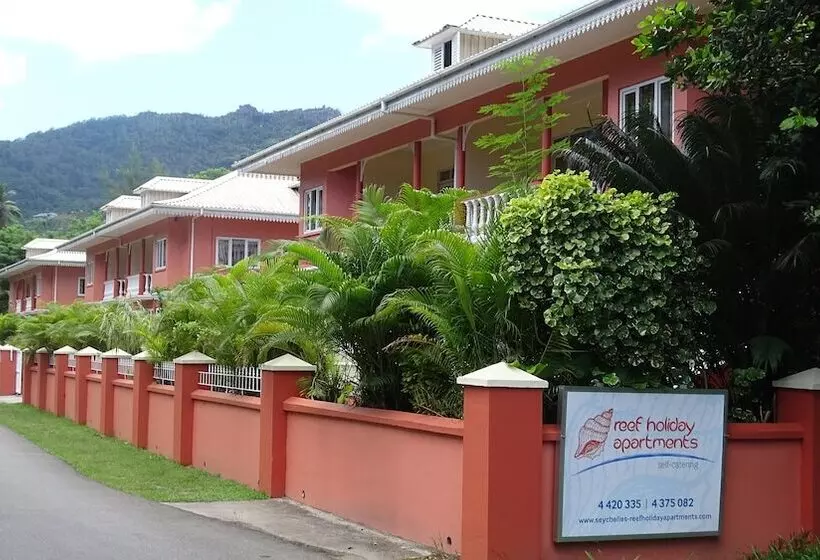 هتل Reef Holiday Apartments