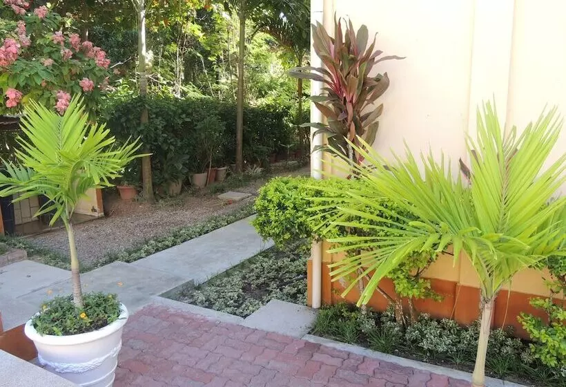 هتل Reef Holiday Apartments