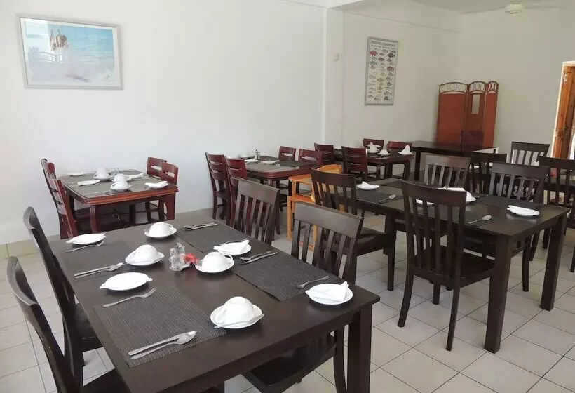 هتل Reef Holiday Apartments