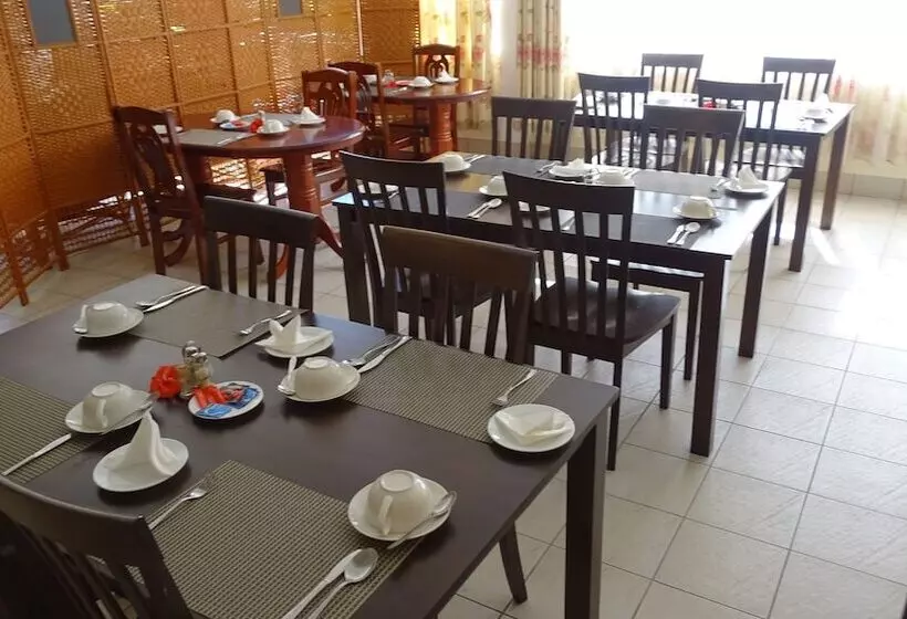 هتل Reef Holiday Apartments