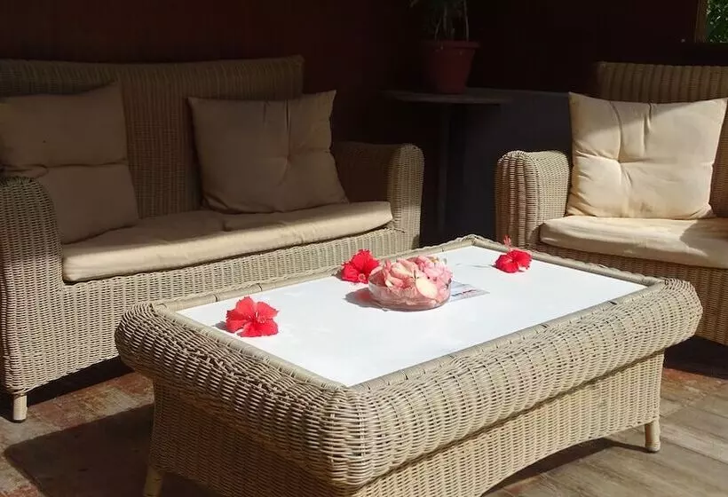 هتل Reef Holiday Apartments