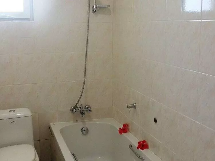 هتل Reef Holiday Apartments