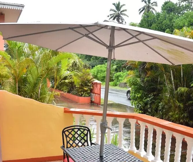 هتل Reef Holiday Apartments