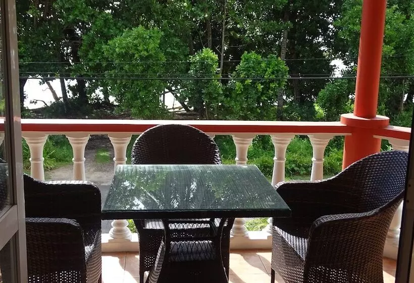 هتل Reef Holiday Apartments