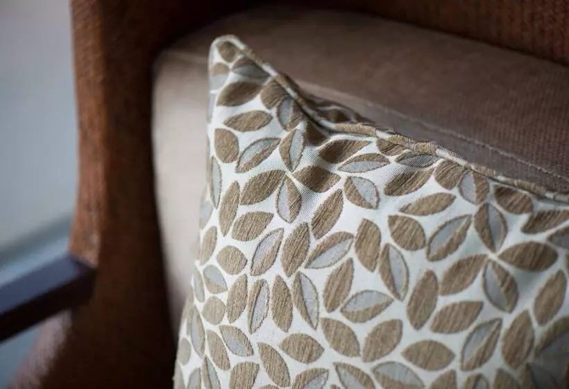 ホテル Vivanta Colombo Airport Garden