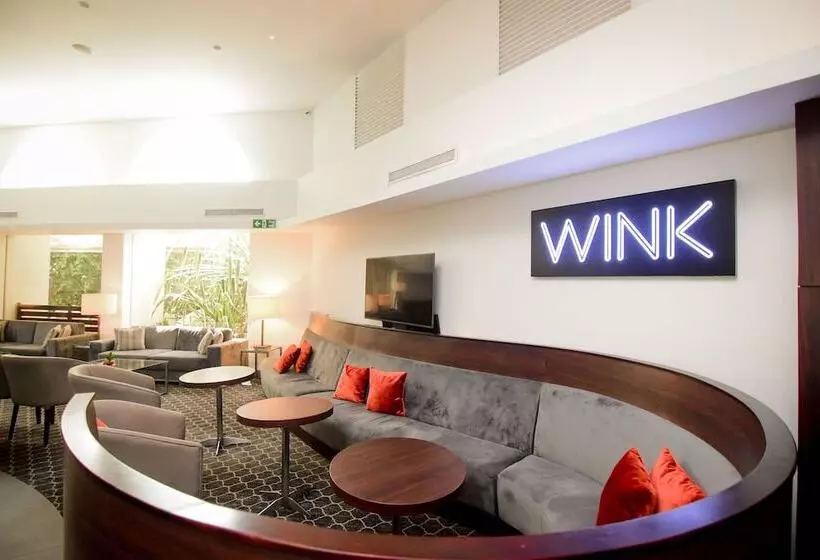 ホテル Vivanta Colombo Airport Garden