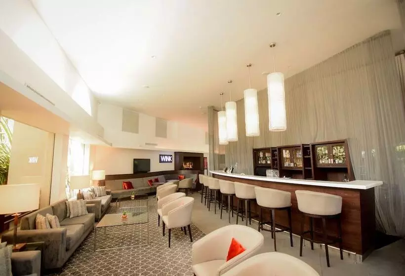 ホテル Vivanta Colombo Airport Garden