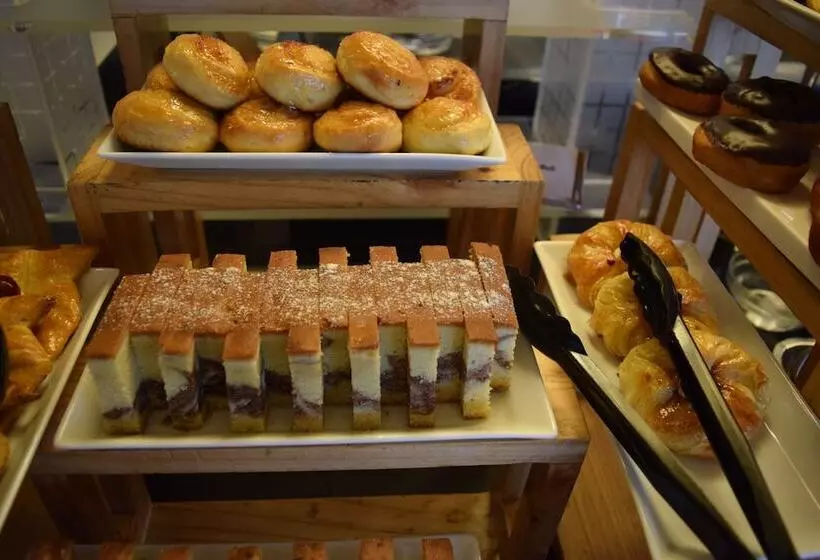 ホテル Vivanta Colombo Airport Garden