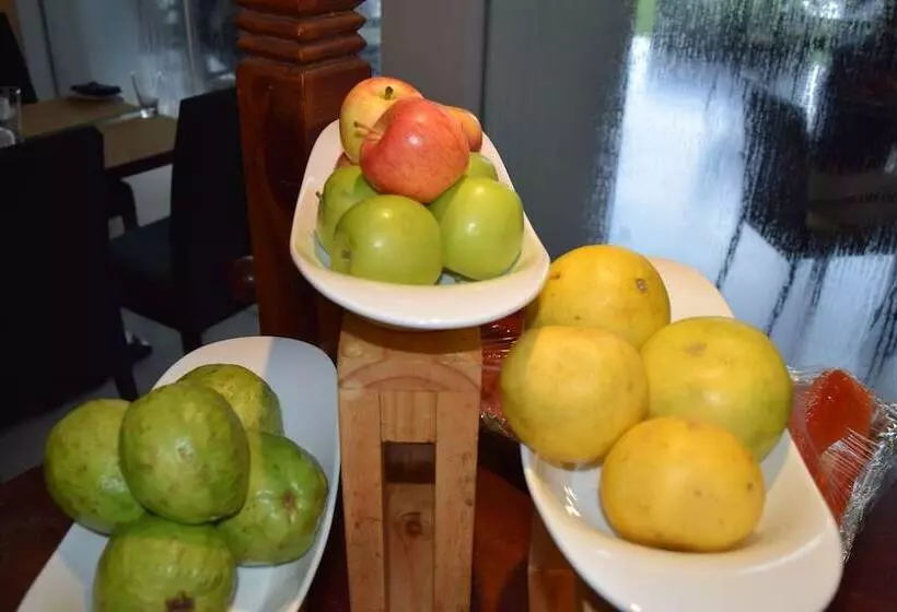 ホテル Vivanta Colombo Airport Garden