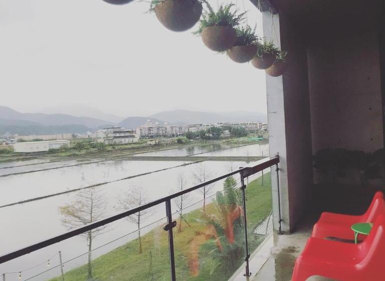 تختخواب و صبحانه Goodliving