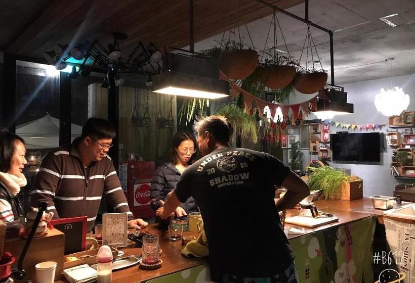 تختخواب و صبحانه Goodliving