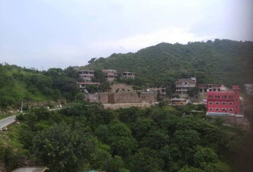 ホテル Krishna Restaurants And Resorts