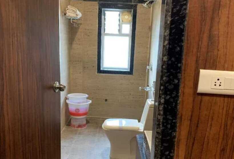 ホテル Krishna Restaurants And Resorts