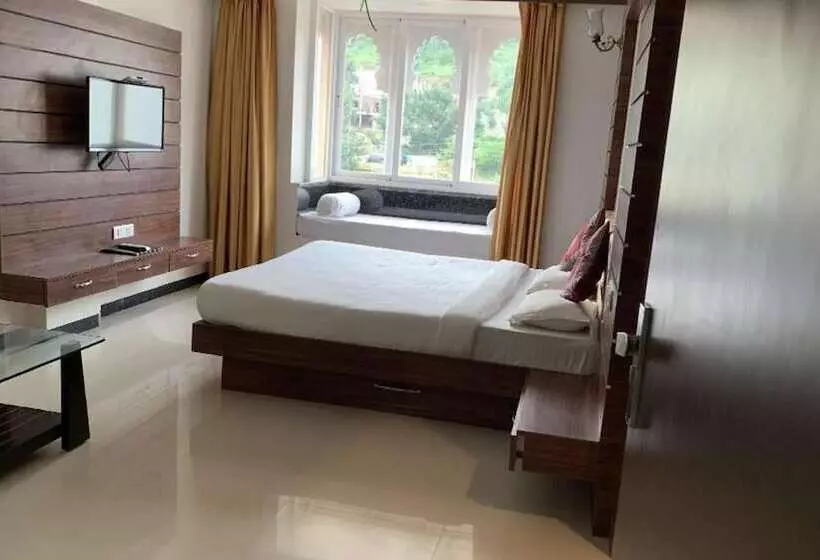 ホテル Krishna Restaurants And Resorts
