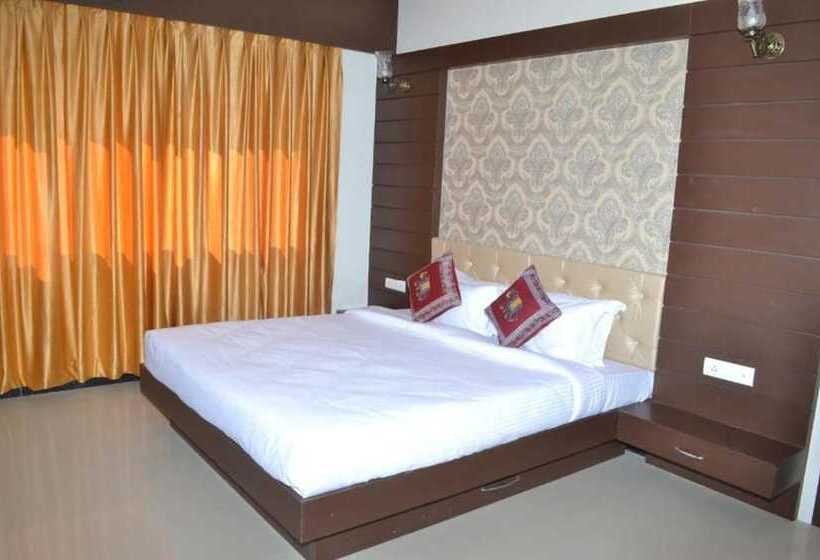 ホテル Krishna Restaurants And Resorts