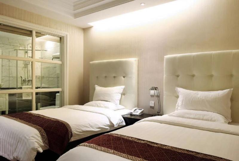 Отель Landi Fashion Park