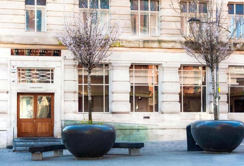 בית מלון כפרי Newport Central