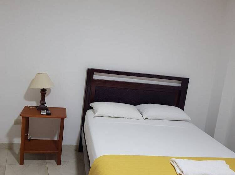 بنسيون Gloria Galápagos Inn