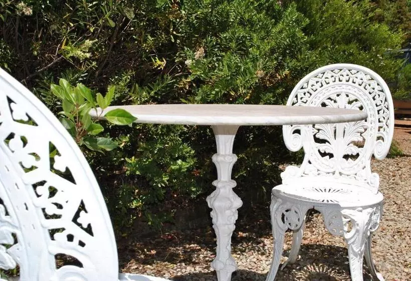 Majatalo Kurrara Historic Guest House