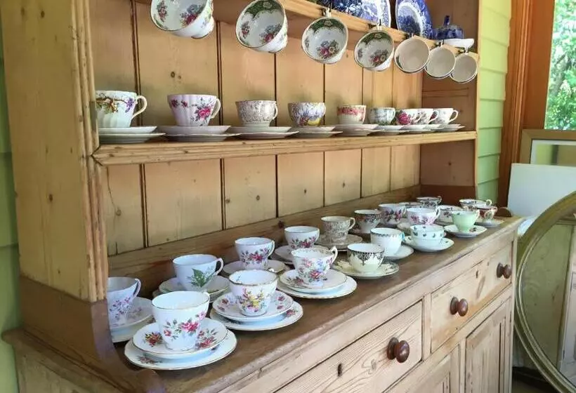 Majatalo Kurrara Historic Guest House