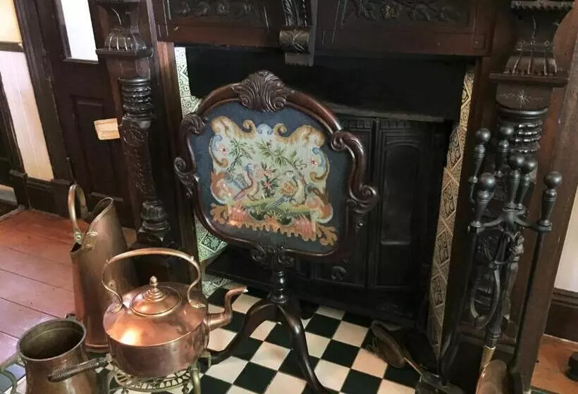 Majatalo Kurrara Historic Guest House