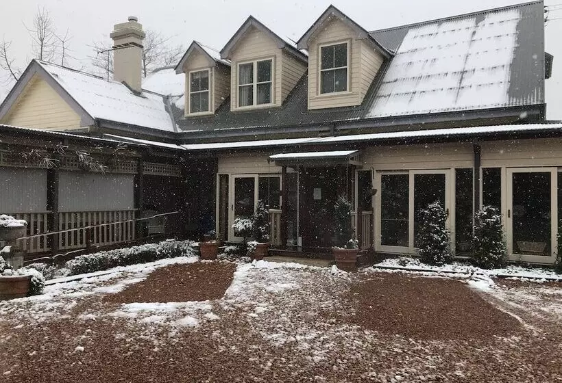 Majatalo Kurrara Historic Guest House