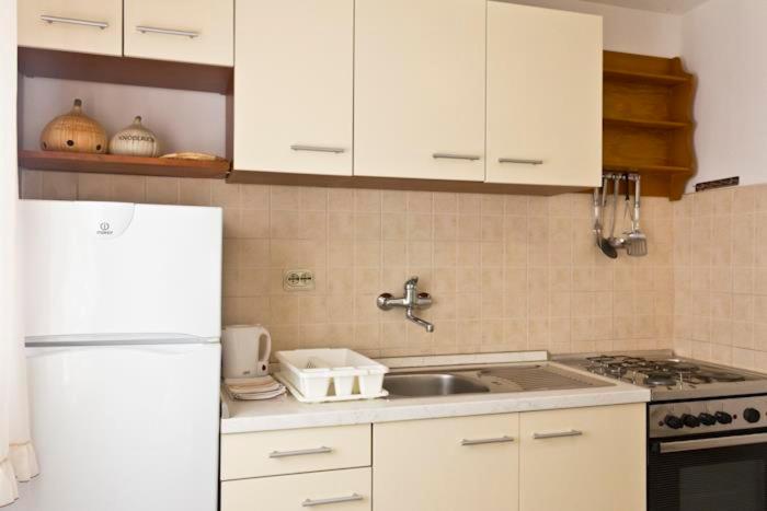 Apartments Viktor Rogoznica