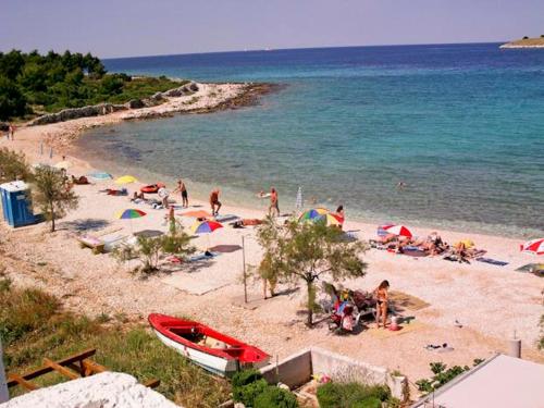 Apartments Viktor Rogoznica