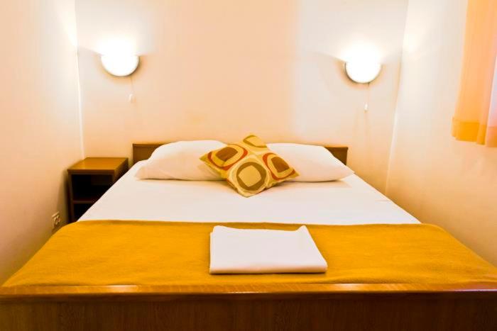 Apartments Viktor Rogoznica