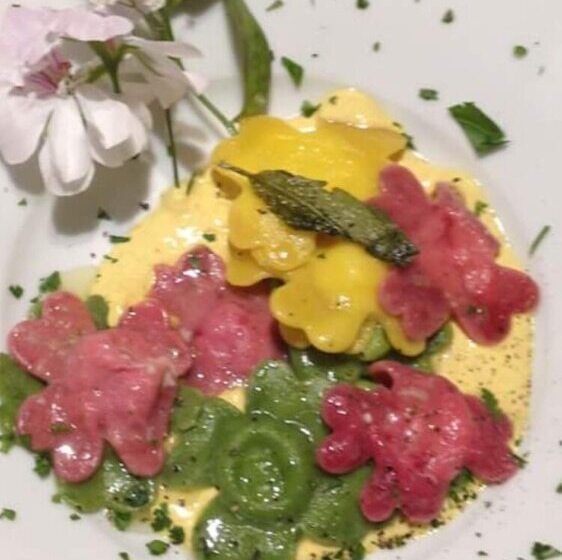 تختخواب و صبحانه A Casa Di Elli