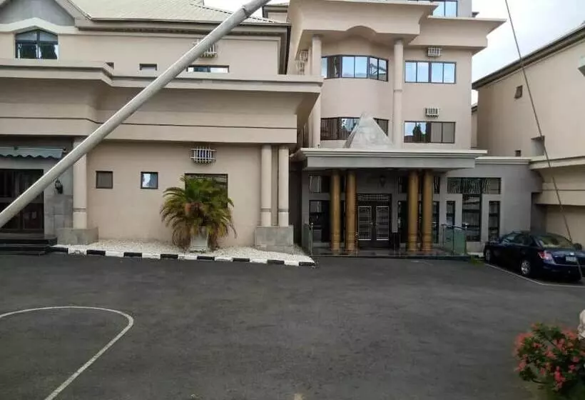 Commodore Hotels