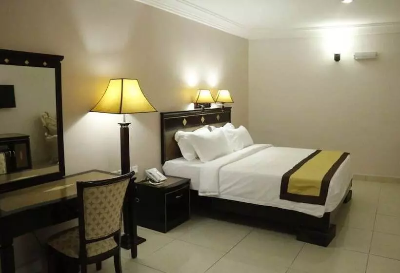 Commodore Hotels