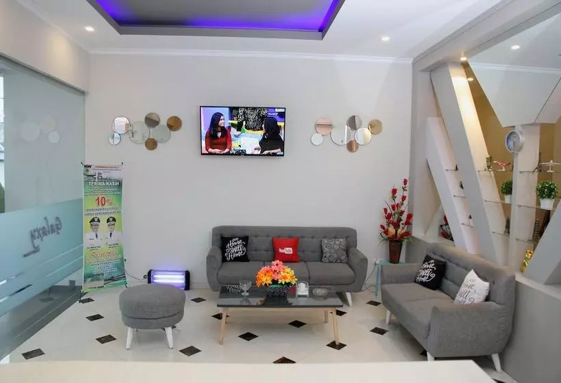 Hotelli Galaxy Guesthouse By Oyo Rooms