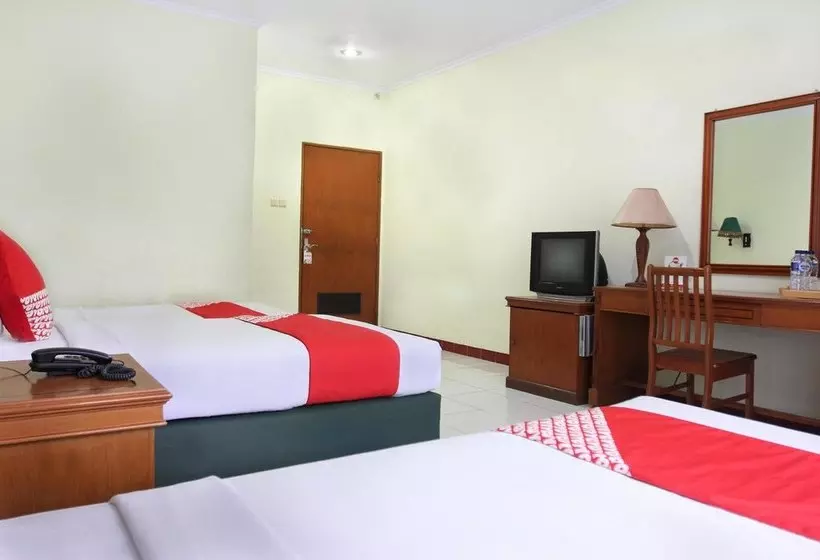 Hotelli Galaxy Guesthouse By Oyo Rooms