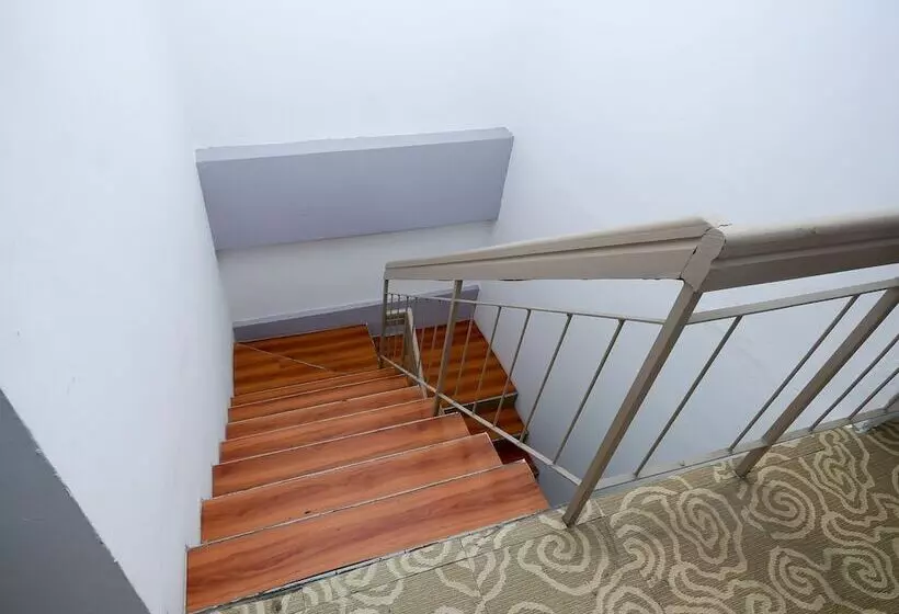 هتل Harmony Stay By Oyo Rooms