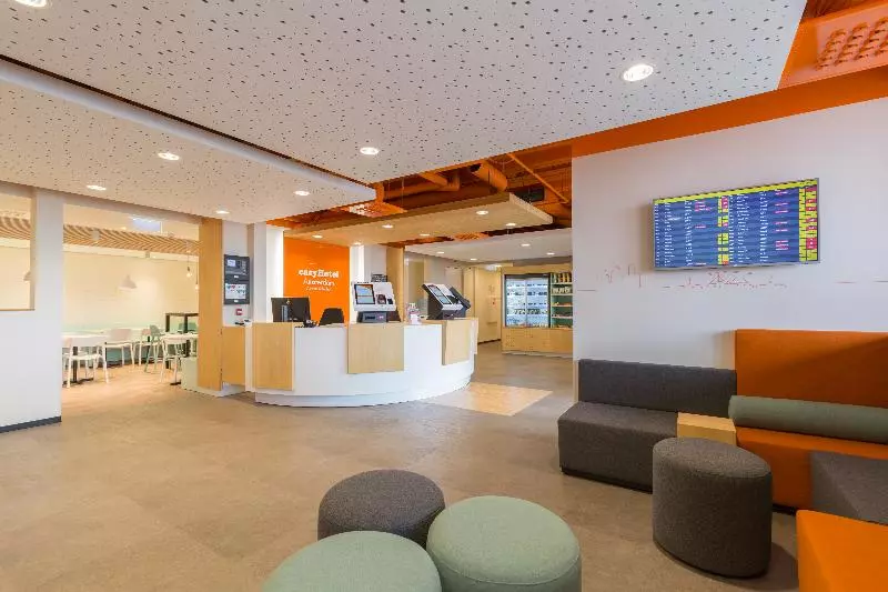 Maxhotel Amsterdam Airport Schiphol   Recently Renovated