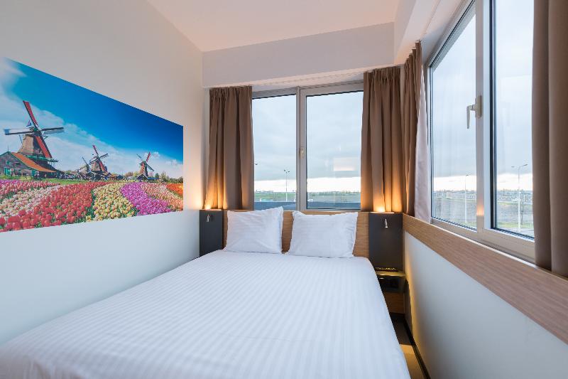Maxhotel Amsterdam Airport Schiphol   Recently Renovated