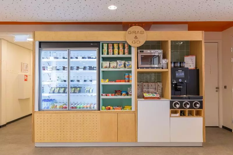 Maxhotel Amsterdam Airport Schiphol   Recently Renovated