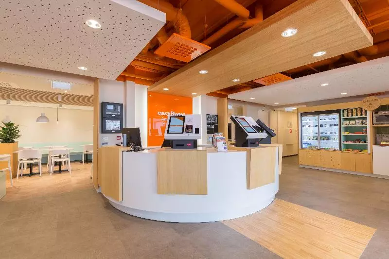 Maxhotel Amsterdam Airport Schiphol   Recently Renovated