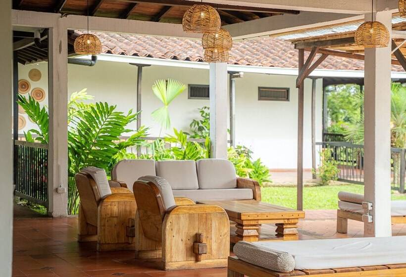 هتل Muchosur Quimbaya