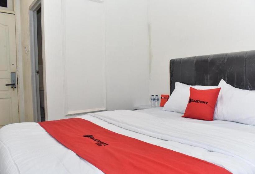 فندق Reddoorz Plus @ Kemayoran