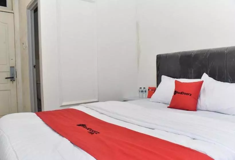 ホテル Reddoorz Plus @ Kemayoran