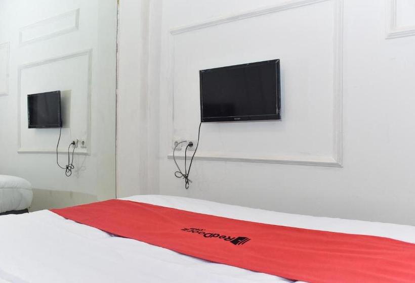 فندق Reddoorz Plus @ Kemayoran