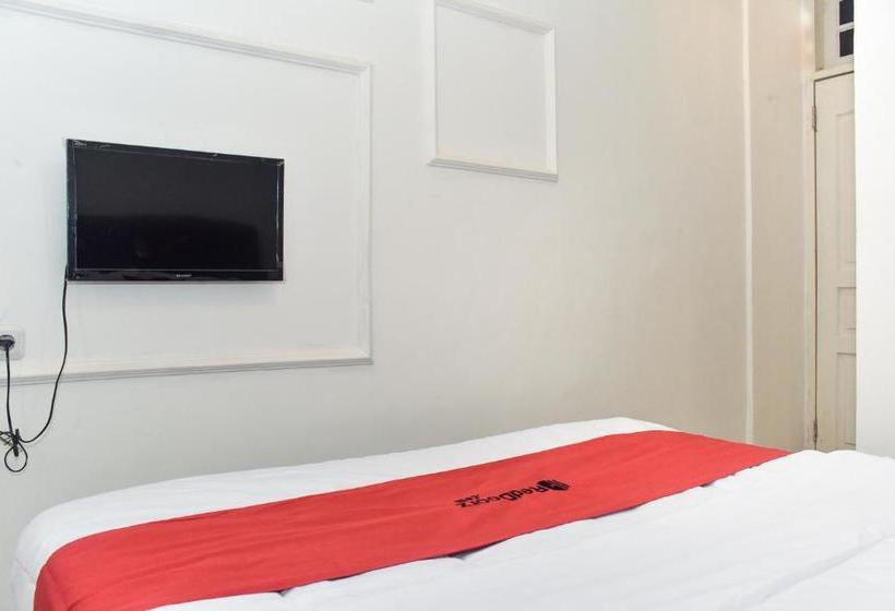 فندق Reddoorz Plus @ Kemayoran