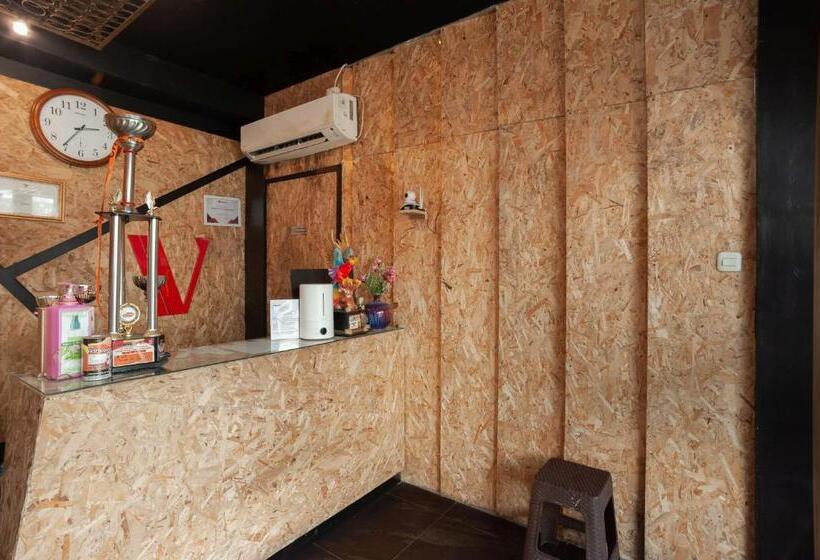 فندق Reddoorz Plus @ Kemayoran