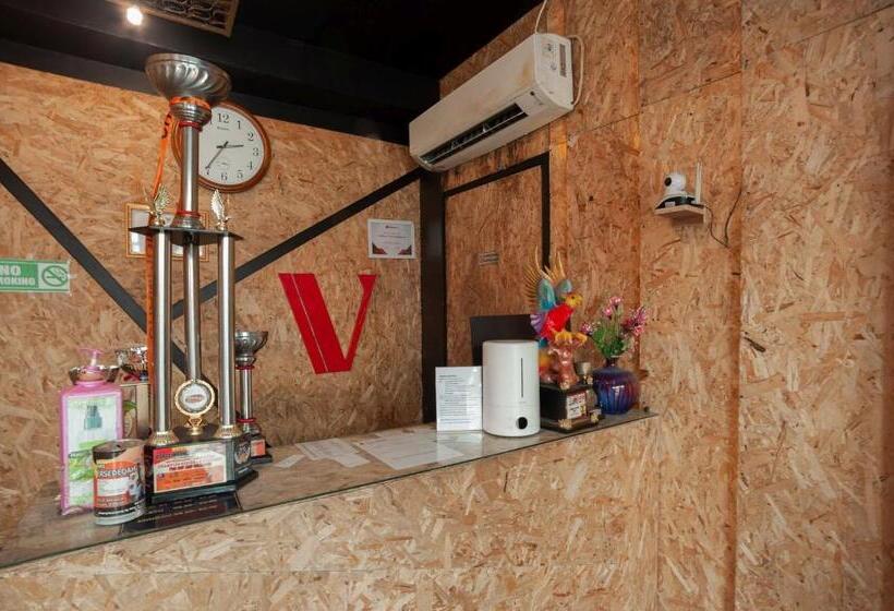 فندق Reddoorz Plus @ Kemayoran