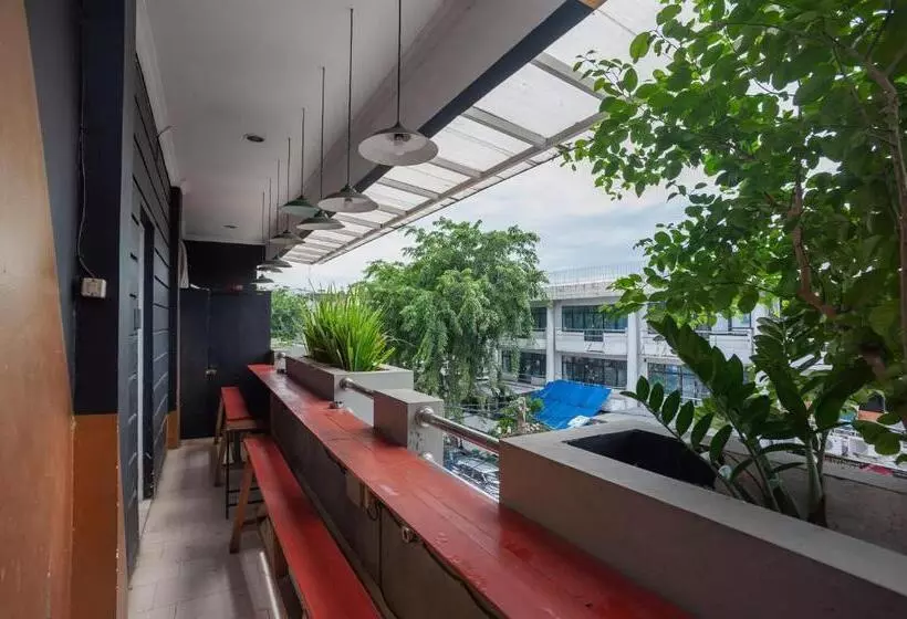 ホテル Reddoorz Plus @ Kemayoran