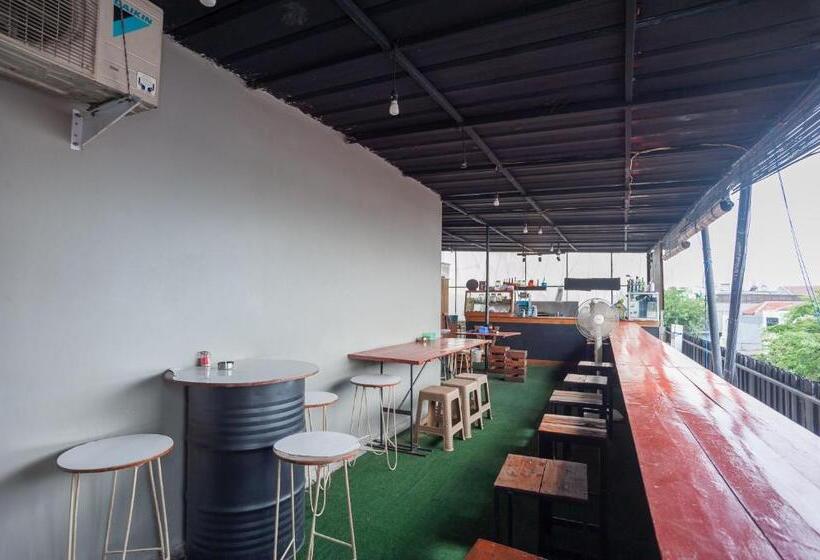 فندق Reddoorz Plus @ Kemayoran